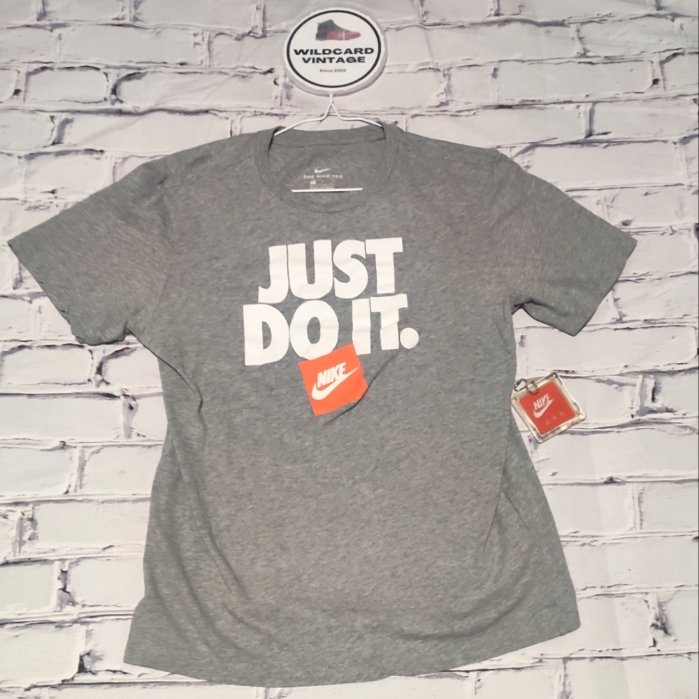Nike Just Do it shirt size small